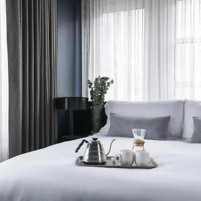 جناح جونيور بسرير كينج، The Tillary Hotel Brooklyn 3/8
