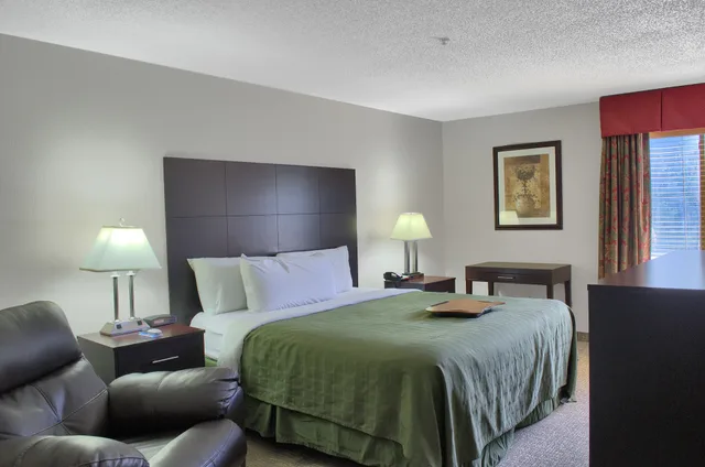 غرفة قياسية بسرير كينج، Hometown Inn Thomasville 4/7
