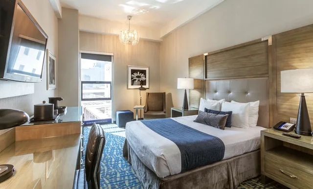 غرفة قياسية بسرير كوين لذوي الإعاقة، Robert Treat Hotel 3/9