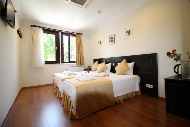 غرفة ثلاثية بإطلالة على الحديقة، SULTANS HOTEL 7/10