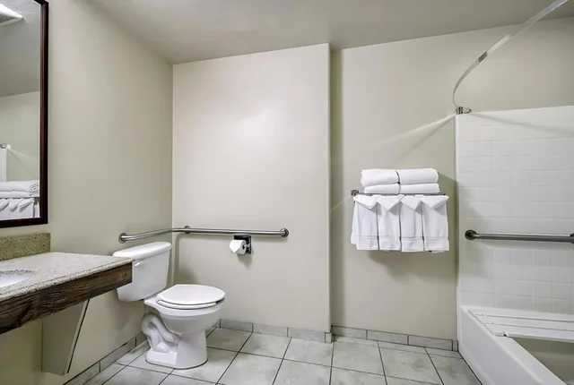 Room, 2 Queen Beds, Accessible, Yellowstone Park Hotel 2/6