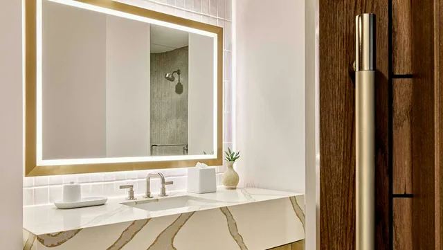 غرفة بريميير تنفيذية بسرير كينج بشرفة، Omni Fort Lauderdale 4/4