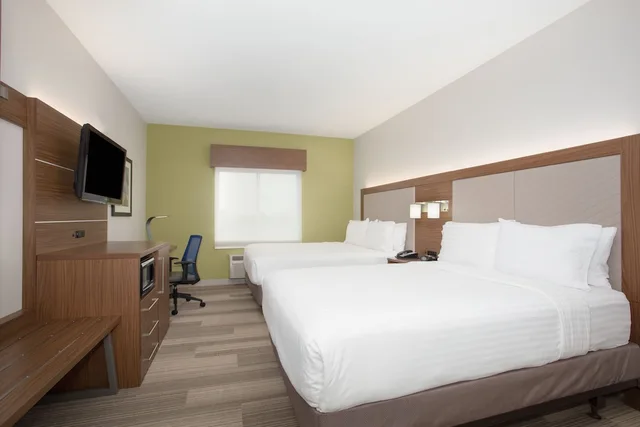 Standard, King Bed, Holiday Inn Express Hotel Suites Amarillo 2/7