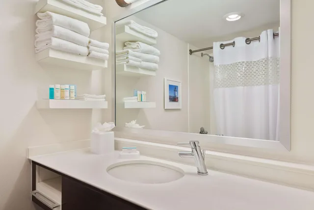 غرفة بسرير مزدوج، Hampton Inn White Plains Tarrytown 3/3