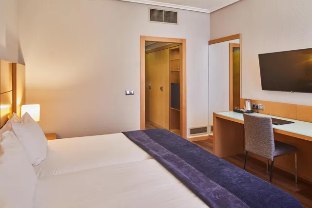 غرفة كومفورت بسريرين منفصلين، Silken Ciudad de Vitoria Hotel 3/6