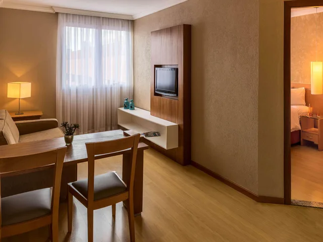 Room, Queen Bed, Mercure Belo Horizonte Vila Da Serra Hotel 5/9