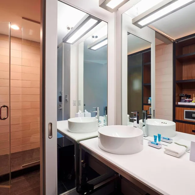 Aloft, Guest Room, 2 Double Beds، ALOFT CLEVELAND AIRPORT 8/10