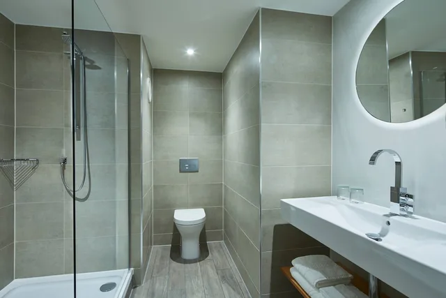جناح جونيور بسرير كينج بغرفة نوم واحدة، Manchester Marriott Victoria And Albert Hotel 3/3