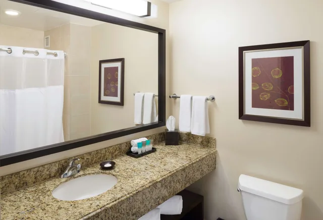 غرفة بسريرين كوين، Hyatt Regency Orange County 2/3