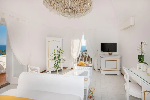 غرفة ديلوكس بإطلالة على البحر بشرفة، Villa Yiara 1/1