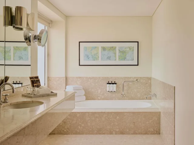 Signature, Suite, King Bed, City View, SOFITEL BRISBANE CENTRAL 4/4