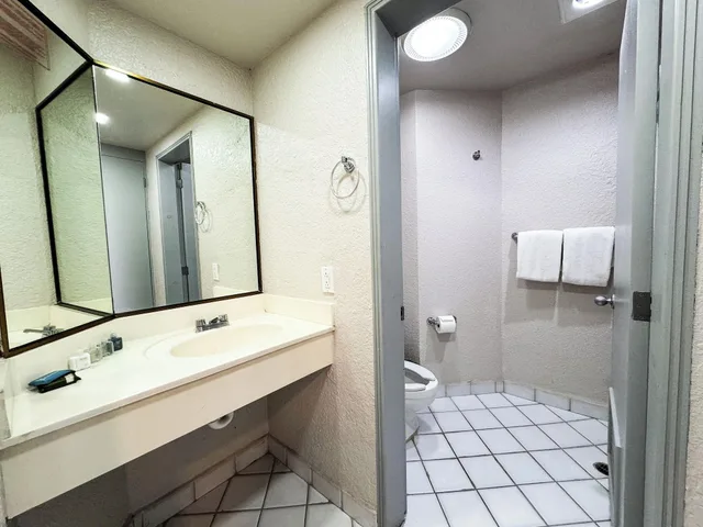 غرفة قياسية، Corona Plaza Hotel 6/6