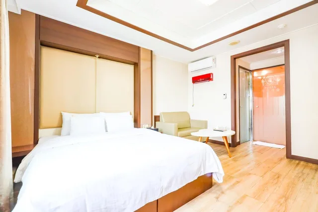 Standard, Charlot Castle Hotel 1/1