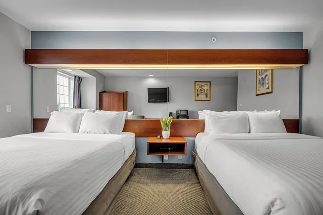 Standard, 2 Queen Beds, The Block Hotel 5/10