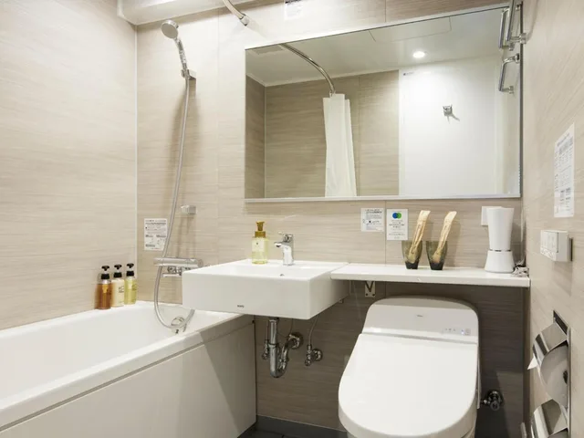 لوفت بسرير كوين مع أريكة، hotel androoms Naha Port 3/4