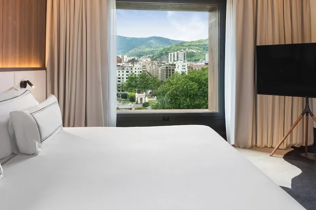 The Level, Suite, King Bed، Melia Bilbao 2/4