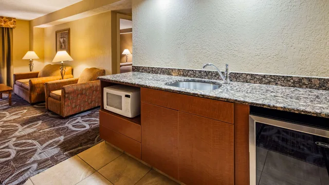 2 Bedrooms, Apartment, King and Queen Bed, Sofa, Living Area, Kitchen, Best Western Plus Mid Nebraska Inn & Suites 9/10