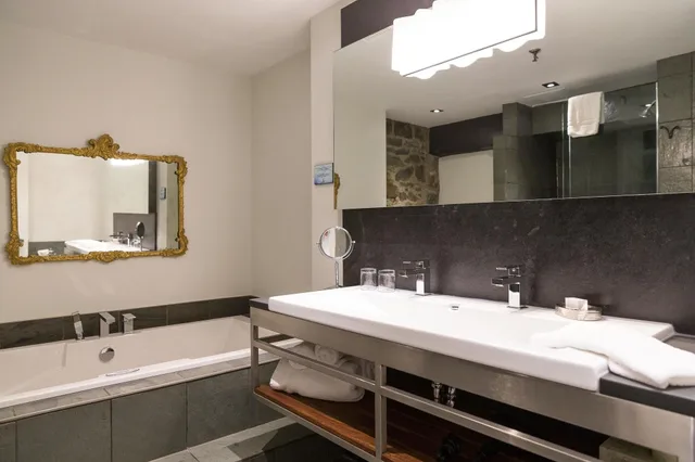 جناح كومفورت، Hotel le Priori 3/3