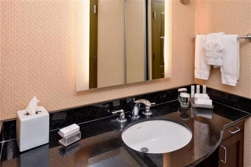 جناح بسرير كينج بغرفة نوم واحدة بحوض جاكوزي لذوي الإعاقة، Homewood Suites By Hilton Frenso 1/1