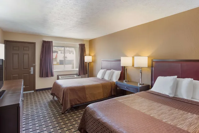غرفة قياسية بسريرين مزدوجين لذوي الإعاقة، SureStay Hotel by Best Western Summersville 1/10