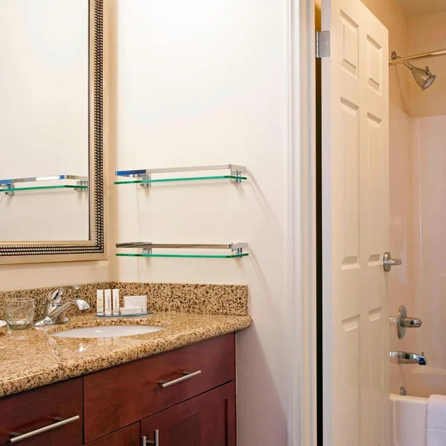 1 Bedroom, Suite, King Bed, Sofa, Bathtub, Accessible, RESIDENCE INN LANSING WEST 2/2