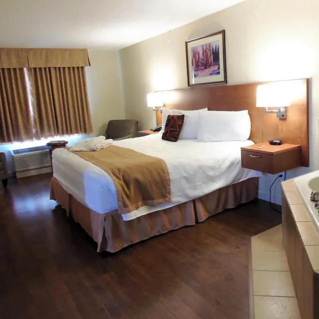 جناح بغرفتي نوم، Rosslyn Inn & Suites, SureStay Collection by Best Western 3/10