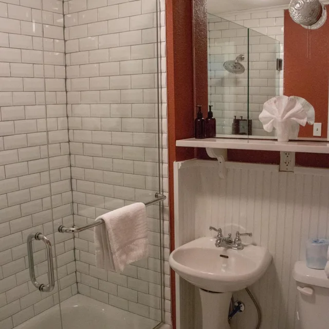Room, Queen Bed, Balcony, The Crescent Hotel And Spa 3/3