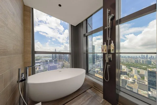 Guest Room, King Bed, Bay View, Lounge Access, Corner، Renaissance Shenzhen Bay Hotel 3/3