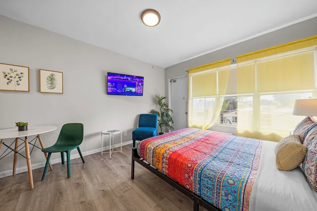 استوديو بسرير كوين بشرفة بمطبخ صغير، Rock Hostel 2/6