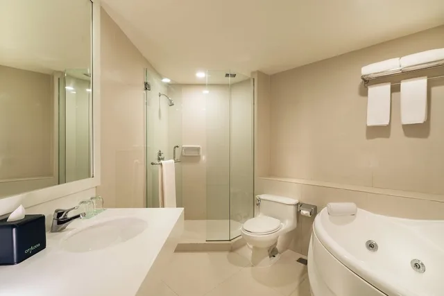 جناح ديلوكس بسرير مزدوج، Cityloog Hotel Tebet Jakarta 2/3