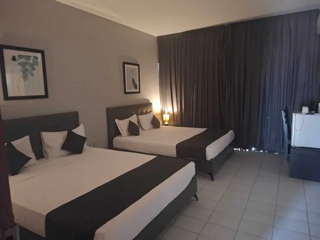 غرفة كومفورت رباعية بسريرين كوين، Al Baraka Hotel 1/6