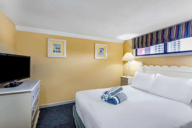 2 Bedrooms, Suite, King and Twin Beds, 2 Queen Beds, Ocean Front، Ocean Club Resort Myrtle Beach 8/10
