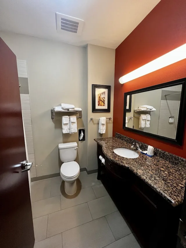 غرفة قياسية بسريرين كوين، Holiday Inn Express Hotel And Suites Alva 3/3