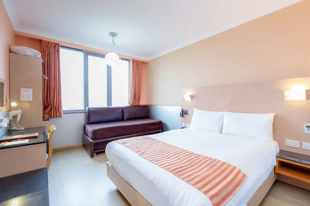 غرفة بريميير بسرير مزدوج، Eurotraveller Hotel Premier Harrow 2/3