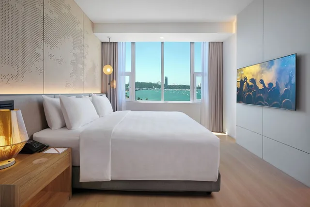 Silver, Family, Suite, King Bed, Bunk Bed, Sea View، Hard Rock Hotel Pattaya 2/8