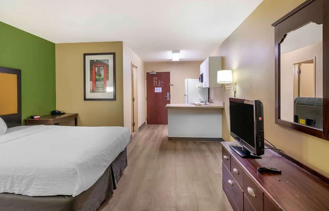 Studio, Queen Bed, Accessible, Extended Stay America Kansas City - South 1/4
