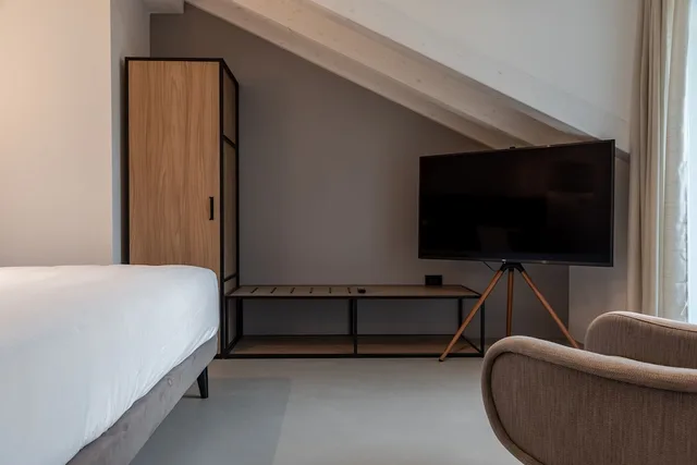 شقة حصرية بسرير كينج مع أريكة، Hortenberg Homes 3/7