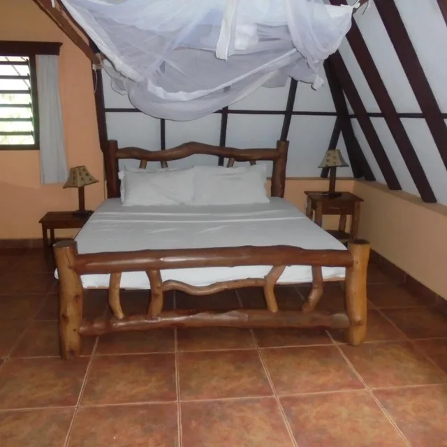 غرفة قياسية بسرير مزدوج، Sunset Villa Diani 3/3