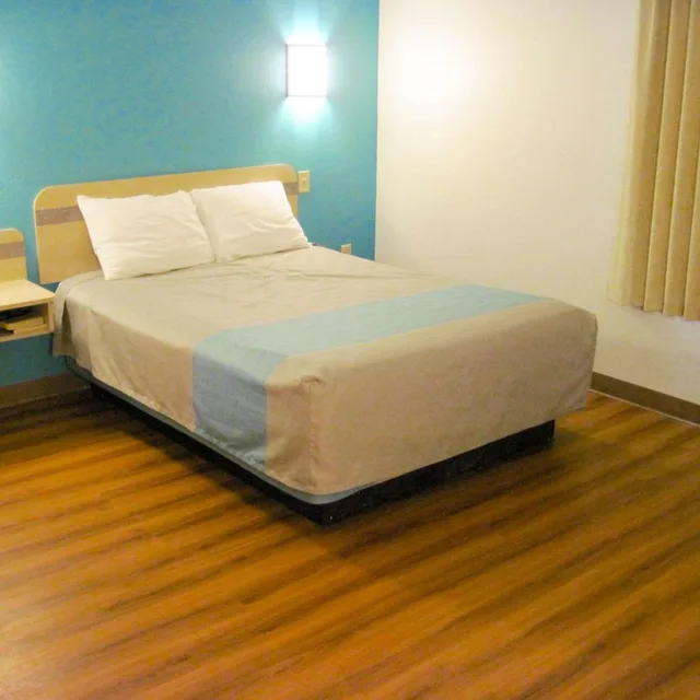 غرفة بسرير كوين للمدخنين، Motel6 Avoca, IA 3/10