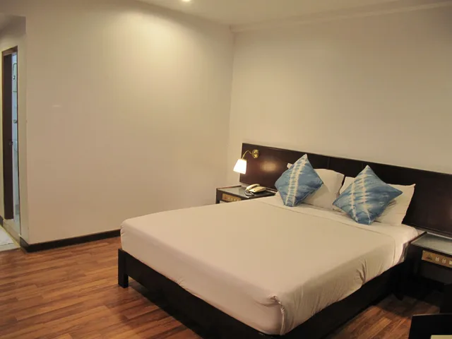 غرفة قياسية بسرير مزدوج، Dusit Hotel 1/4