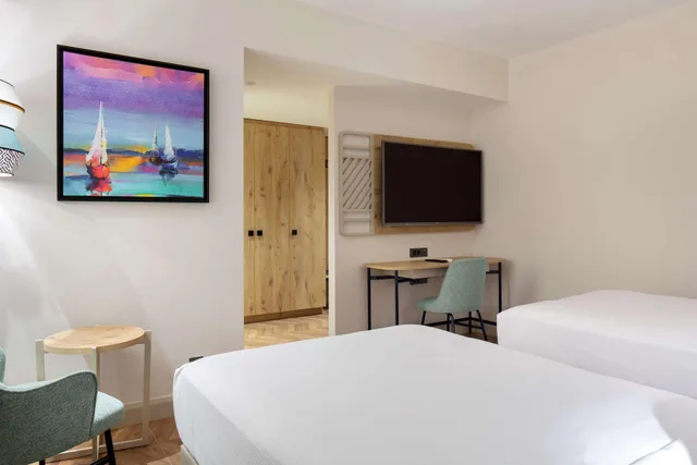 غرفة ديلوكس بسريرين منفصلين، DoubleTree by Hilton Bodrum Isil Club Resort 3/10