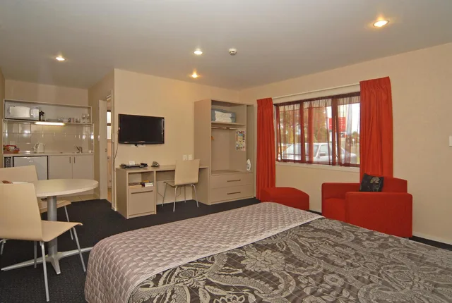 استوديو، OMAHU MOTOR LODGE 1/1