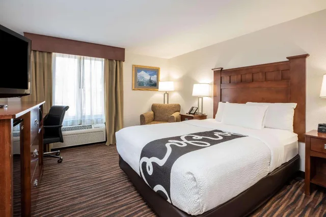 غرفة قياسية بسرير كوين، La Quinta Inn by Wyndham Bend 1/4