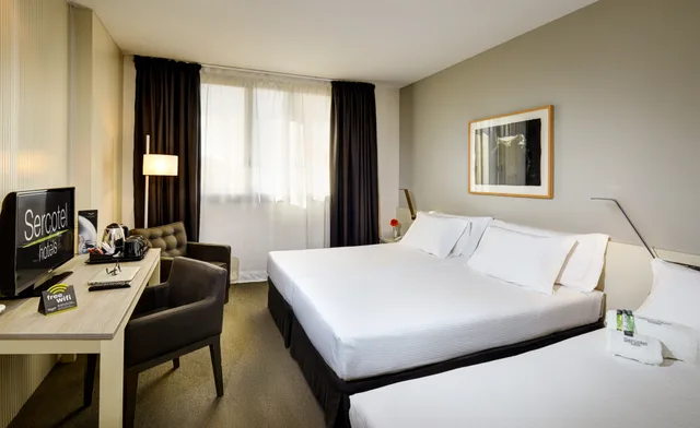 غرفة قياسية ثلاثية، SERCOTEL AMISTER ART HOTEL 1/2