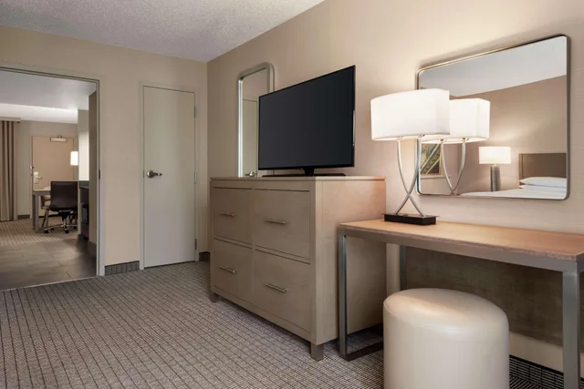جناح بسرير مزدوج لذوي الإعاقة، Embassy Suites by Hilton Cleveland Rockside 4/4