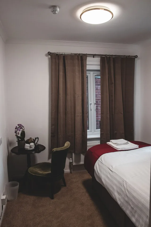 غرفة أساسية بسرير فردي، Keppels Head Hotel 7/11