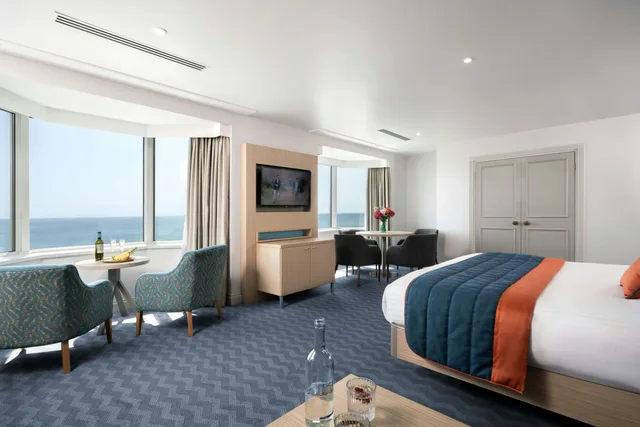 Junior Suite, King Bed, Leonardo Royal Hotel Brighton Waterfront 4/4