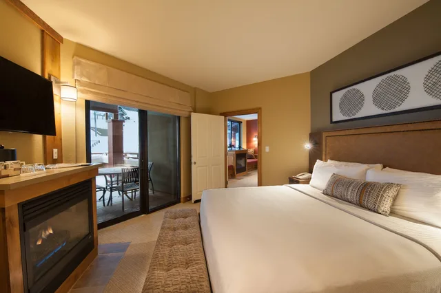 2 Bedrooms, Loft, Residence, King and Queen Bed, 2 Sofa، Grand Summit Hotel 1/3
