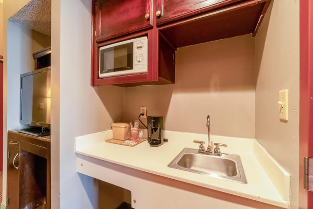 Suite - King Bed Non - Smoking، Ark Suites By OYO Jonesboro I-555 5/7