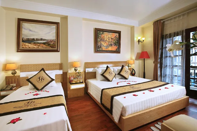 غرفة ديلوكس ثلاثية، Hanoi House Hostel & Travel 1/2